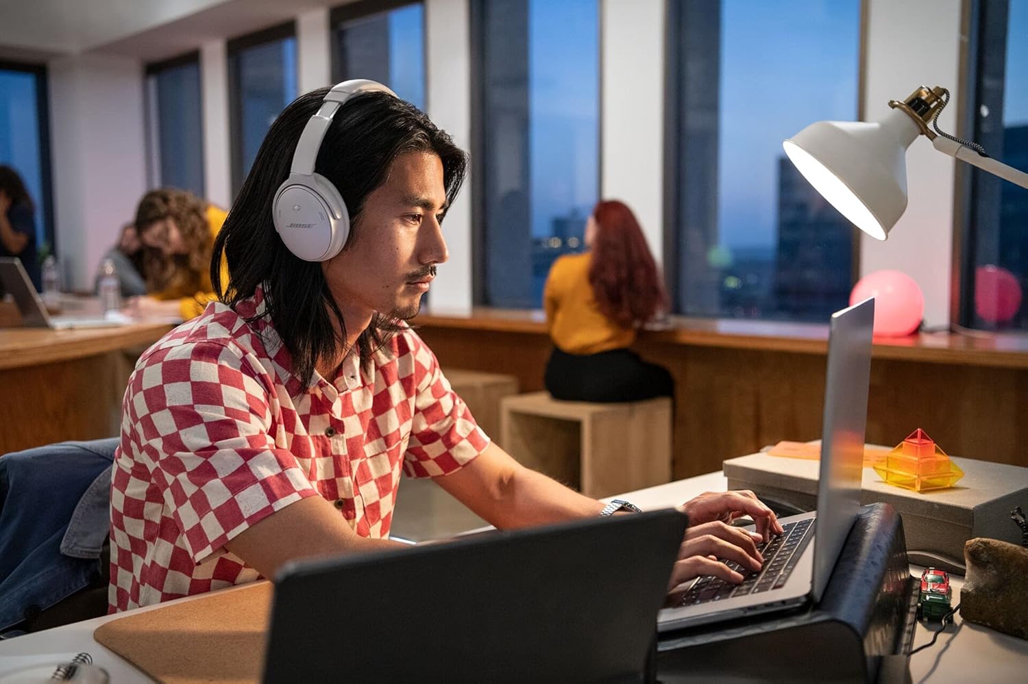 Bose QuietComfort 45 Noise Canceling Bluetooth Headphones (White Smoke) (Renewed) - Image 6